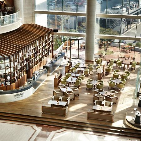 Haeundae Grand Hotel Μπουσάν Εστιατόριο φωτογραφία The lobby of the hotel