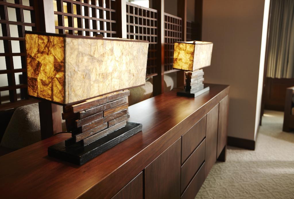 Haeundae Grand Hotel Μπουσάν Εξωτερικό φωτογραφία A pair of table lamps