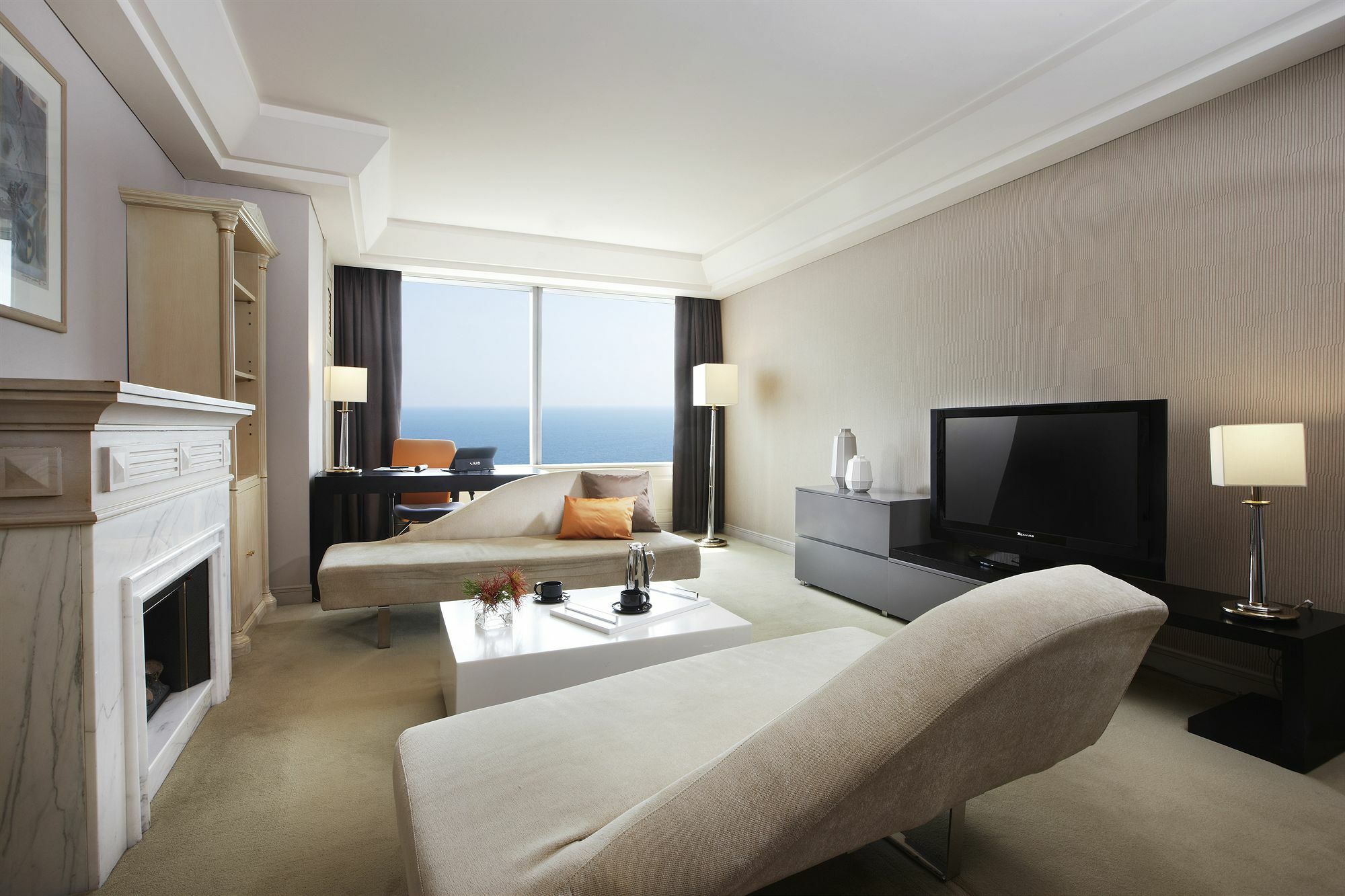 Haeundae Grand Hotel Μπουσάν Εξωτερικό φωτογραφία A living room in a typical apartment