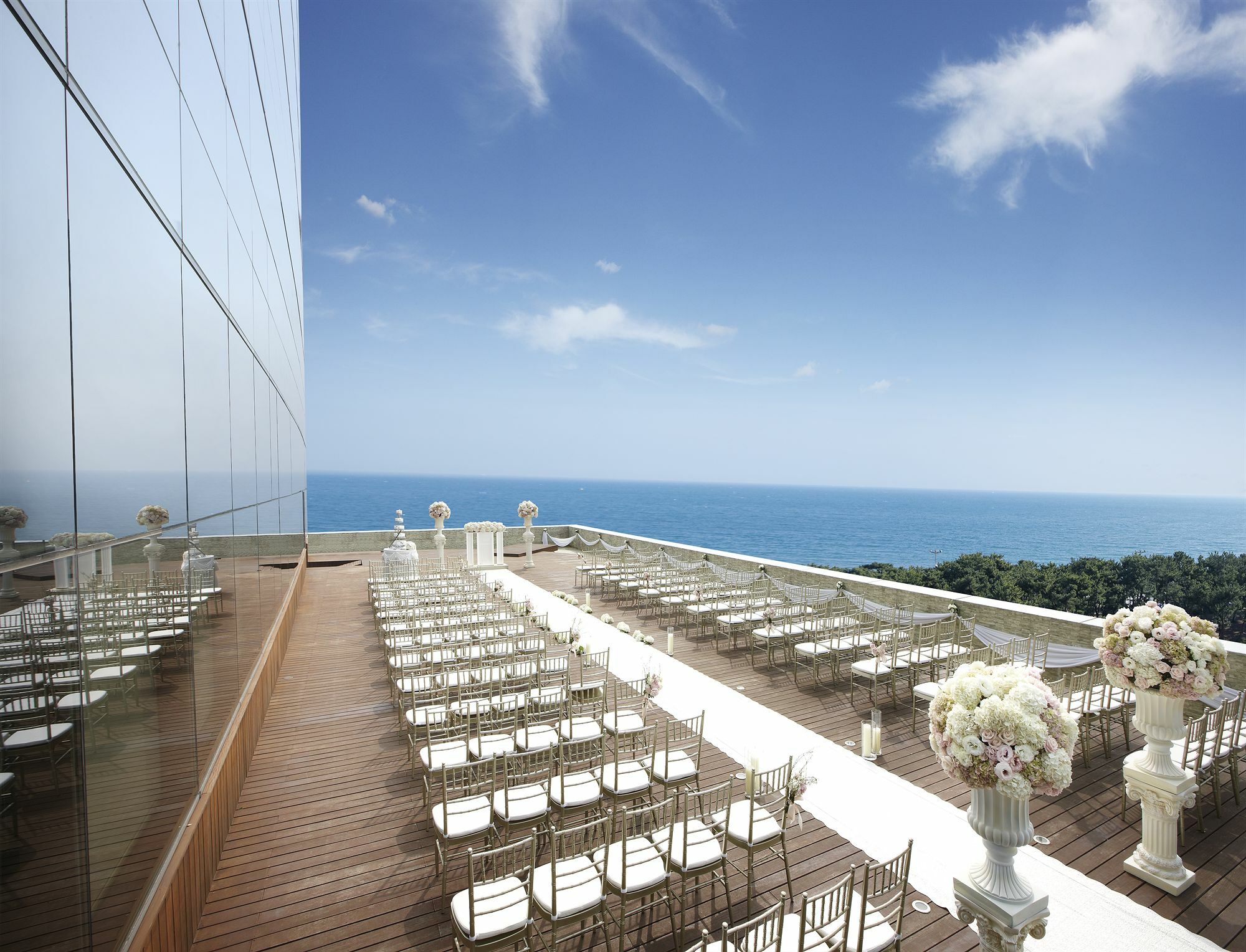 Haeundae Grand Hotel Μπουσάν Εξωτερικό φωτογραφία The Sky Chapel