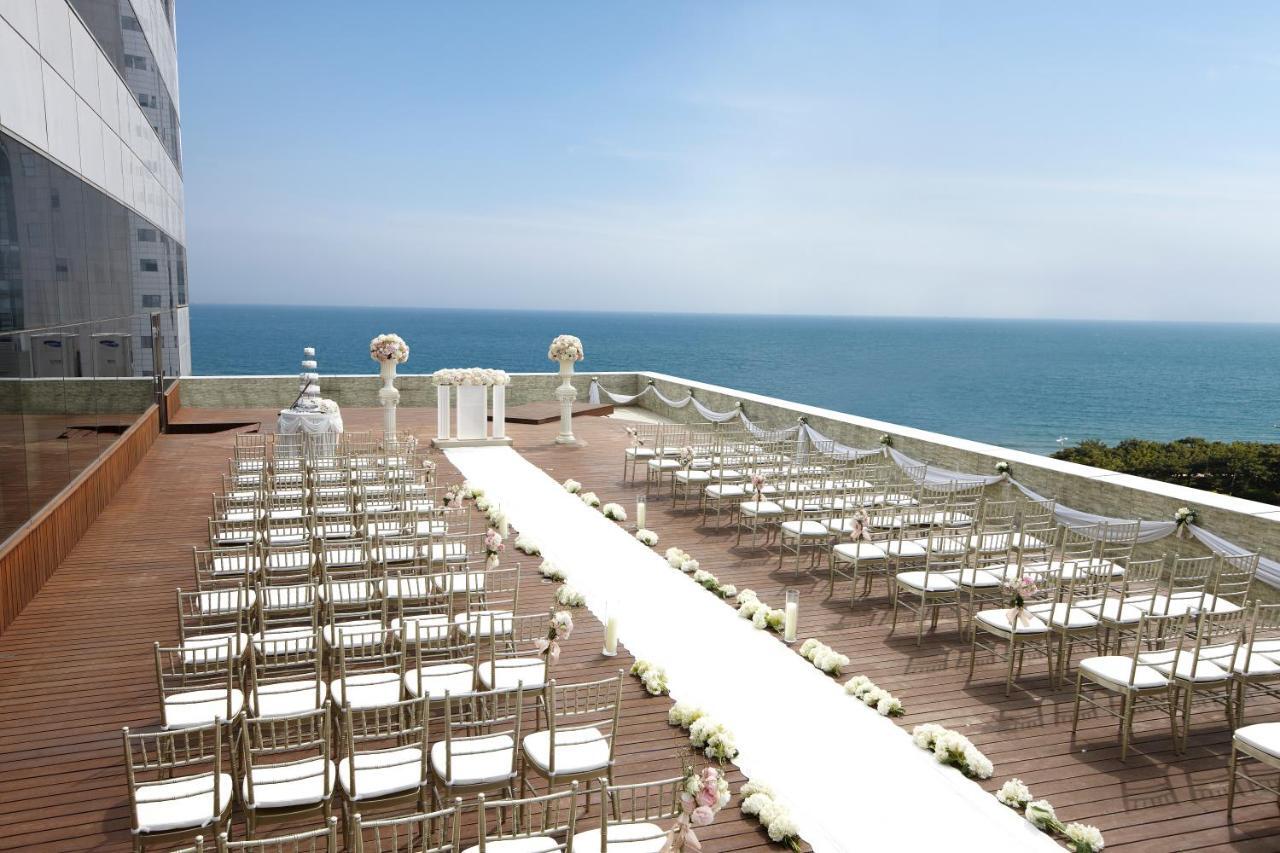 Haeundae Grand Hotel Μπουσάν Εξωτερικό φωτογραφία The rooftop of the hotel